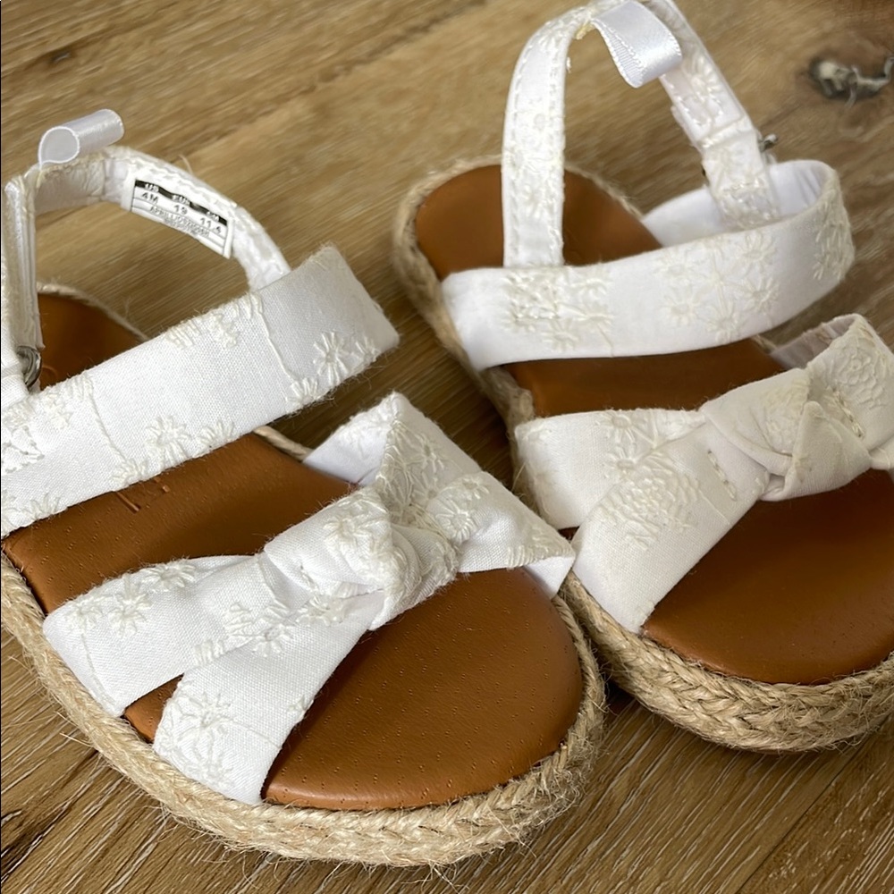 Kids White Sandals - Picture 4 of 4